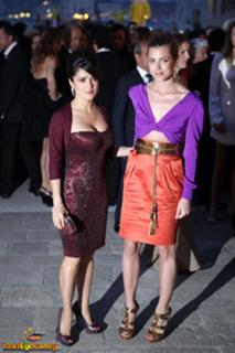 Salma Hayek feet photo thumbnail