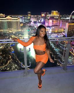 Simone Biles feet photo thumbnail