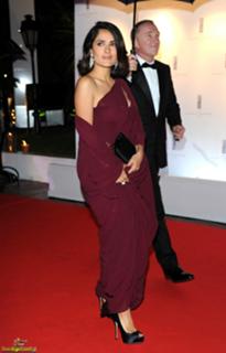Salma Hayek feet photo thumbnail