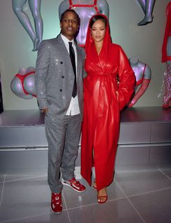 Rihanna feet photo thumbnail