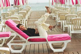Tiffani Thiessen feet photo thumbnail