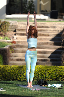 Rumer Willis feet photo thumbnail