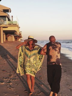 Halle Berry feet photo thumbnail
