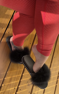 Deedee Rican feet photo thumbnail