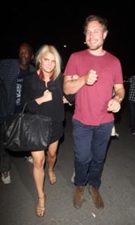 Jessica Simpson feet photo thumbnail