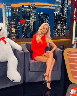 Doukissa Nomikou feet photo thumbnail