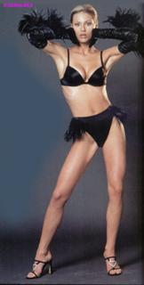 Michelle Hunziker feet photo thumbnail