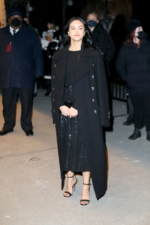 Camila Mendes feet photo thumbnail