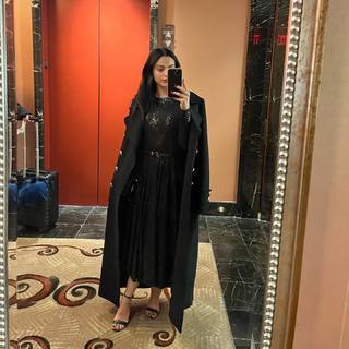 Camila Mendes feet photo thumbnail