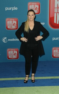 Melissa Joan Hart feet photo thumbnail