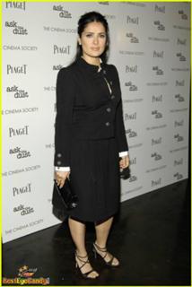 Salma Hayek feet photo thumbnail