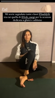 Caterina Balivo feet photo thumbnail