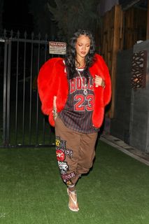 Rihanna feet photo thumbnail