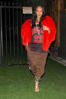 Rihanna feet photo thumbnail