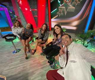 Laura González feet photo thumbnail