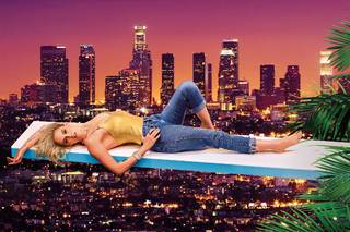 Kristen Stewart feet photo thumbnail