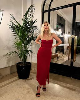 Mollie King feet photo thumbnail