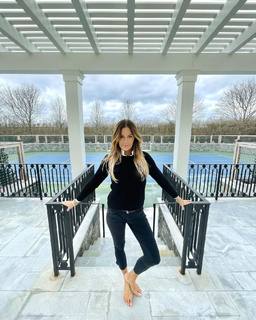 Kelly Bensimon feet photo thumbnail