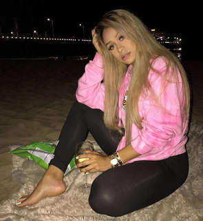 Jilly Anais feet photo thumbnail