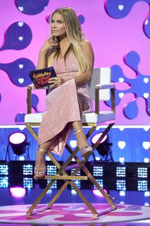 Carmen Electra feet photo thumbnail