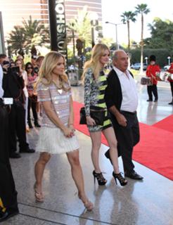 Kristen Bell feet photo thumbnail