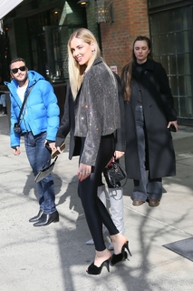 Chiara Ferragni feet photo thumbnail