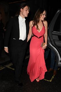Elizabeth Hurley feet photo thumbnail
