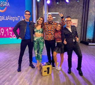 Cynthia Rodríguez feet photo thumbnail