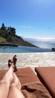 Lea Michele feet photo thumbnail