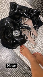 Caterina Balivo feet photo thumbnail