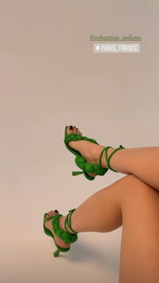 Valentina Vignali feet photo thumbnail