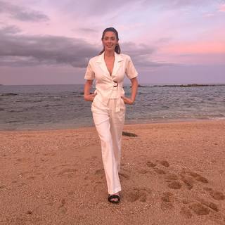 Ashley Greene feet photo thumbnail