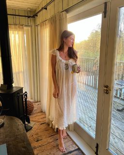 Millie Mackintosh feet photo thumbnail