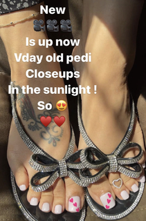 Deedee Rican feet photo thumbnail