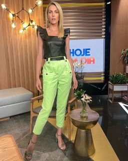 Ana Hickmann feet photo thumbnail
