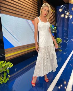 Ana Hickmann feet photo thumbnail