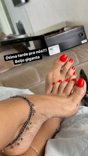 Karin Klemp feet photo thumbnail