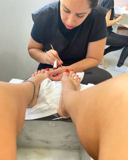 Karin Klemp feet photo thumbnail