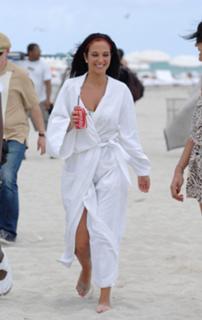 Tulisa feet photo thumbnail