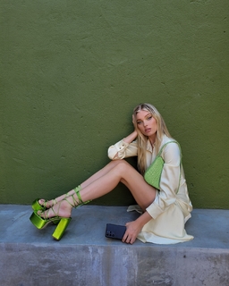 Elsa Hosk feet photo thumbnail