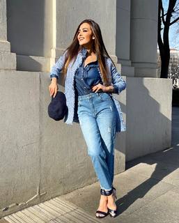 Giorgia Palmas feet photo thumbnail