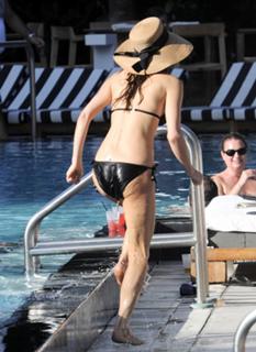 Bethenny Frankel feet photo thumbnail