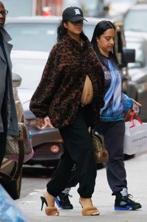 Rihanna feet photo thumbnail