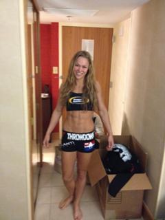 Ronda Rousey feet photo thumbnail