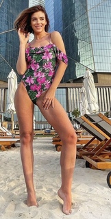 Klaudia Halejcio feet photo thumbnail