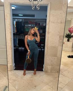 Jilly Anais feet photo thumbnail