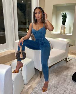 Jilly Anais feet photo thumbnail