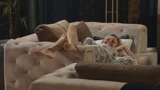 Tina O'Brien feet photo thumbnail