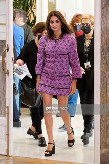 Penélope Cruz feet photo thumbnail