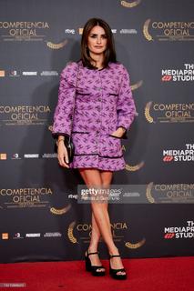 Penélope Cruz feet photo thumbnail